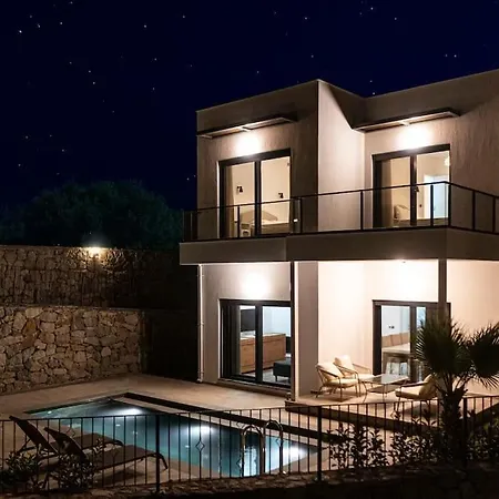 Vilă Al Mare 2; Koyunbaba'da Oezel Havuzlu Bodrum